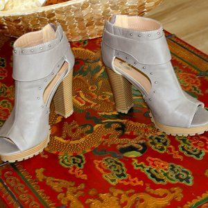 NEW* Report Block Heels Platforms Tan/Silver